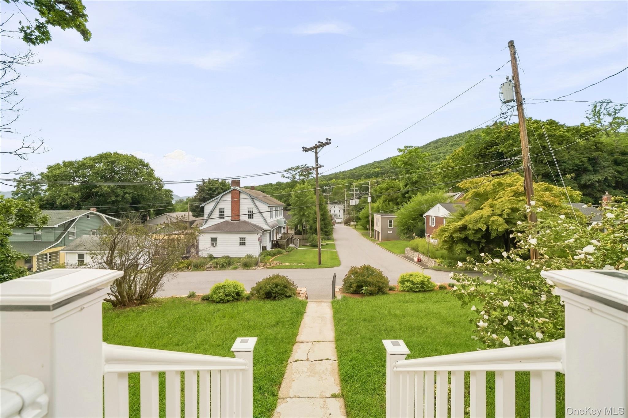 16 Hillside Avenue