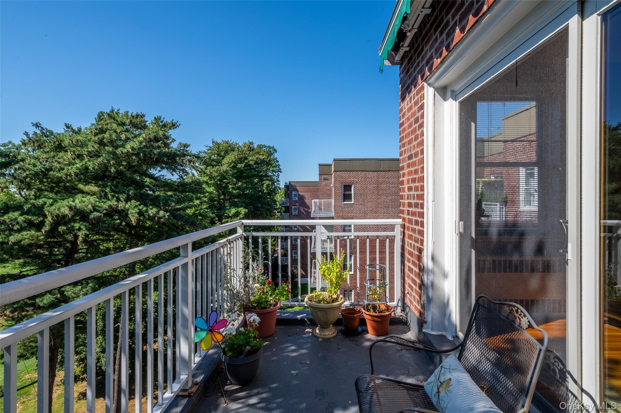 1255 North Avenue B 6Q