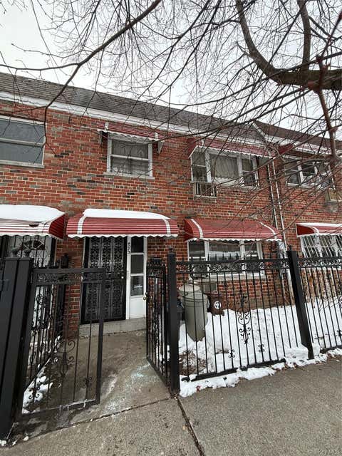 Multifamily For Sale - 4013 De Reimer Avenue<br/> Bronx, NY 10466