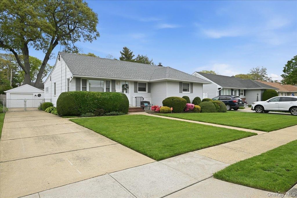 Photo of 3903 Lincoln Street, Seaford, NY 11783 (MLS # 997462)