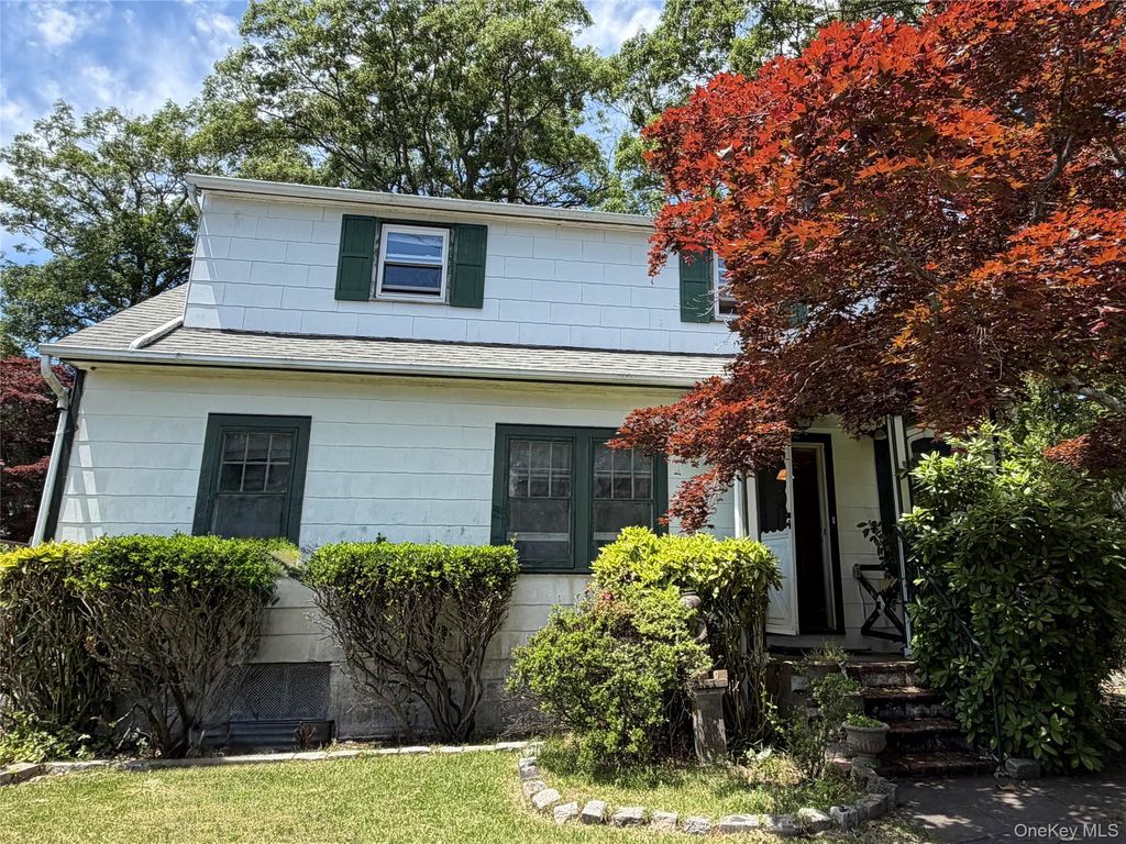 Photo of 54 Robin Road, Rocky Point, NY 11778 (MLS # 1011276)