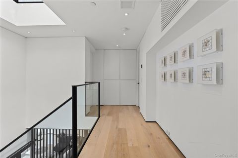 Tiny photo for 95 N Broadway, Irvington, NY 10533 (MLS # 961739)