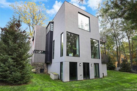 Tiny photo for 95 N Broadway, Irvington, NY 10533 (MLS # 961739)