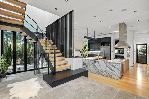 Tiny photo for 95 N Broadway, Irvington, NY 10533 (MLS # 961739)