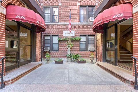 Homes For Sale - 1976 Lafontaine Avenue #1D<br/> Bronx, NY 10457