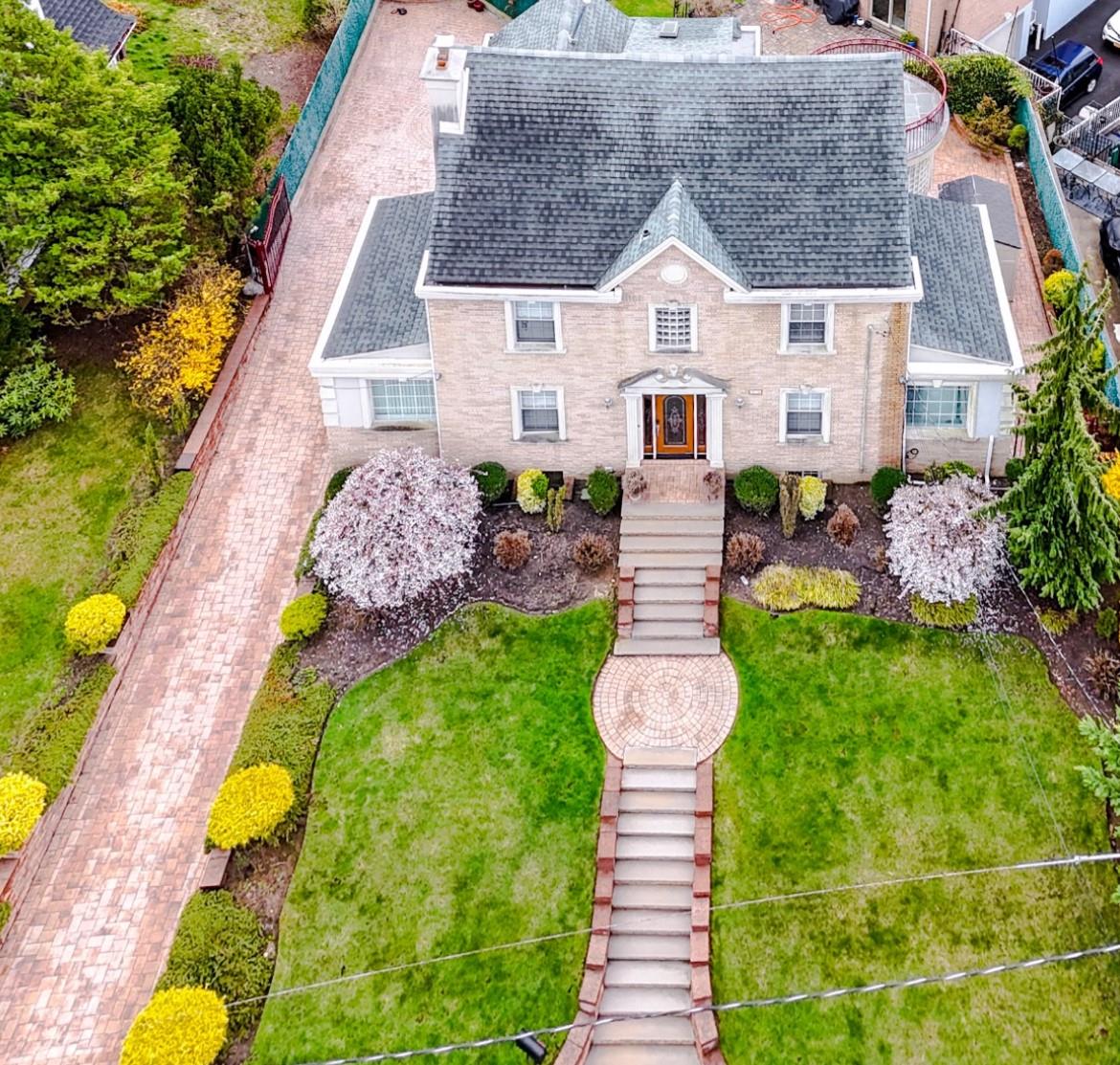 Property for Sale at Iowa Road Rd, Flushing, Queens, NY - Bedrooms: 4 
Bathrooms: 4 
Rooms: 11  - $1,695,000