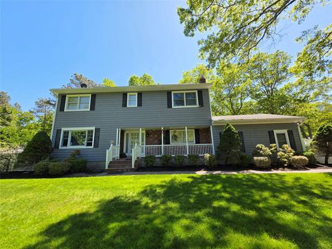 81 Anchor Street Riverhead NY 11901