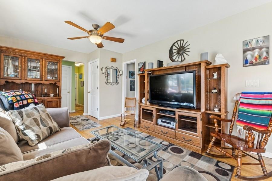 17 Columbus Street, East Patchogue, New York image 4