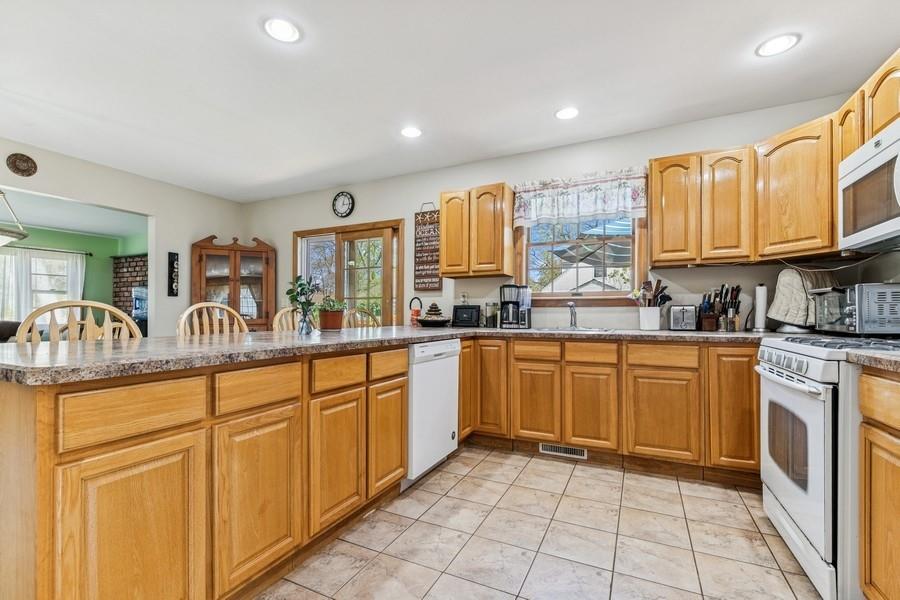 17 Columbus Street, East Patchogue, New York image 7