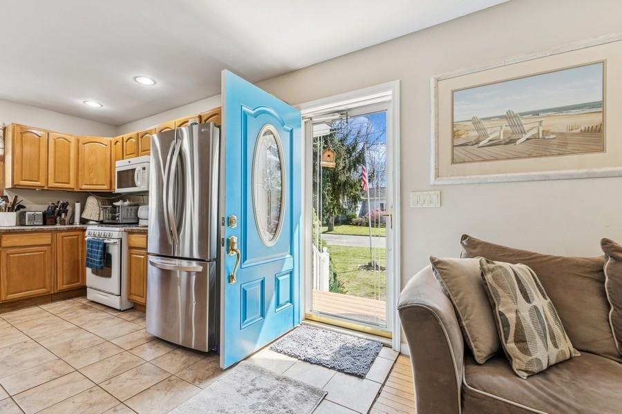 17 Columbus Street, East Patchogue, New York image 3