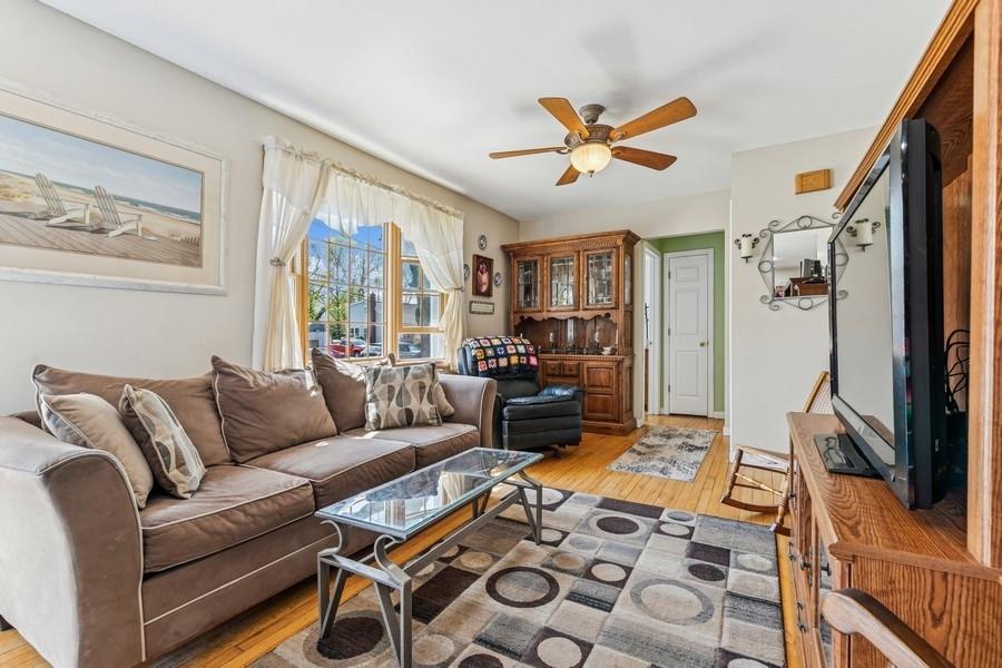 17 Columbus Street, East Patchogue, New York image 5