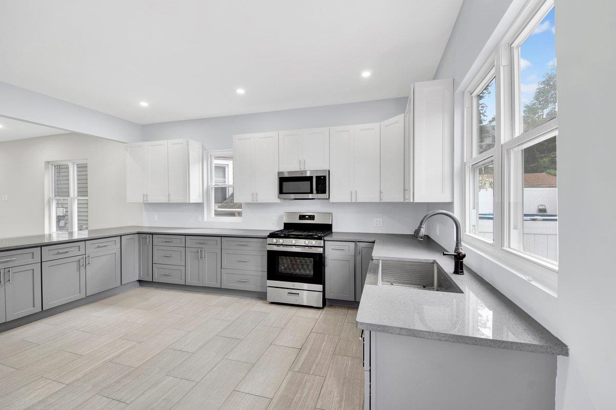 61 Edgewood Avenue, Yonkers, New York image 4