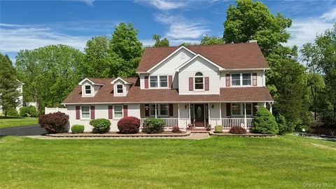 Homes For Sale - 19 Aimee Court<br/> Warwick, NY 10990