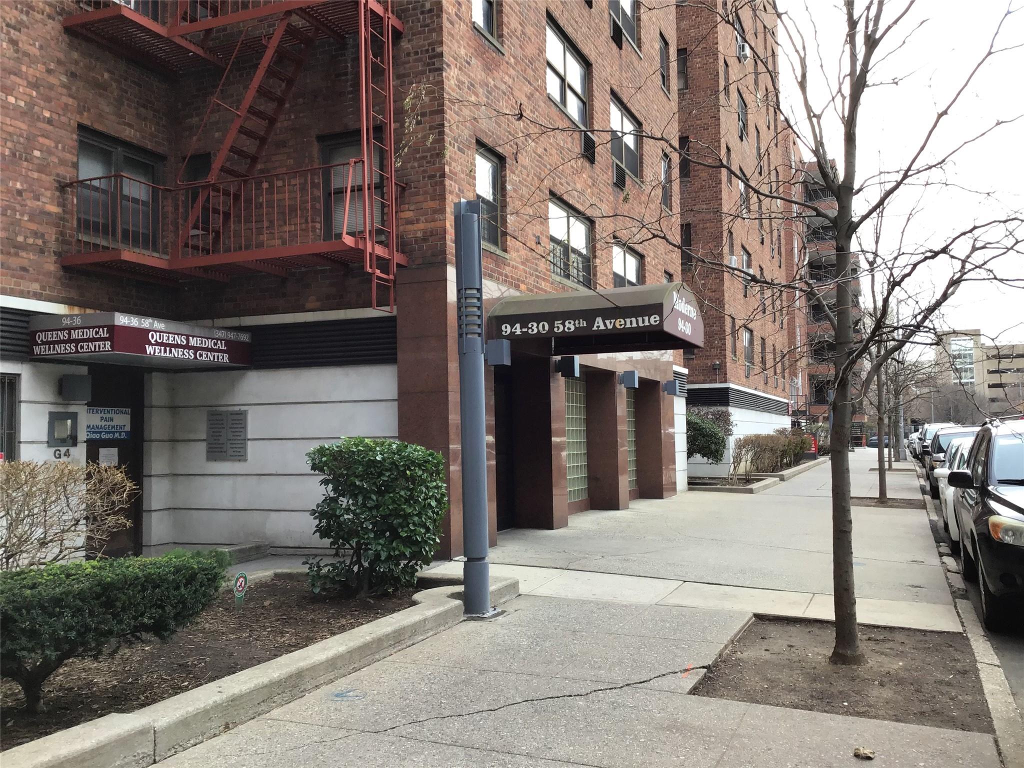 58Ave Ave, Elmhurst, Queens, NY - 1 Bathrooms  
3 Rooms - 