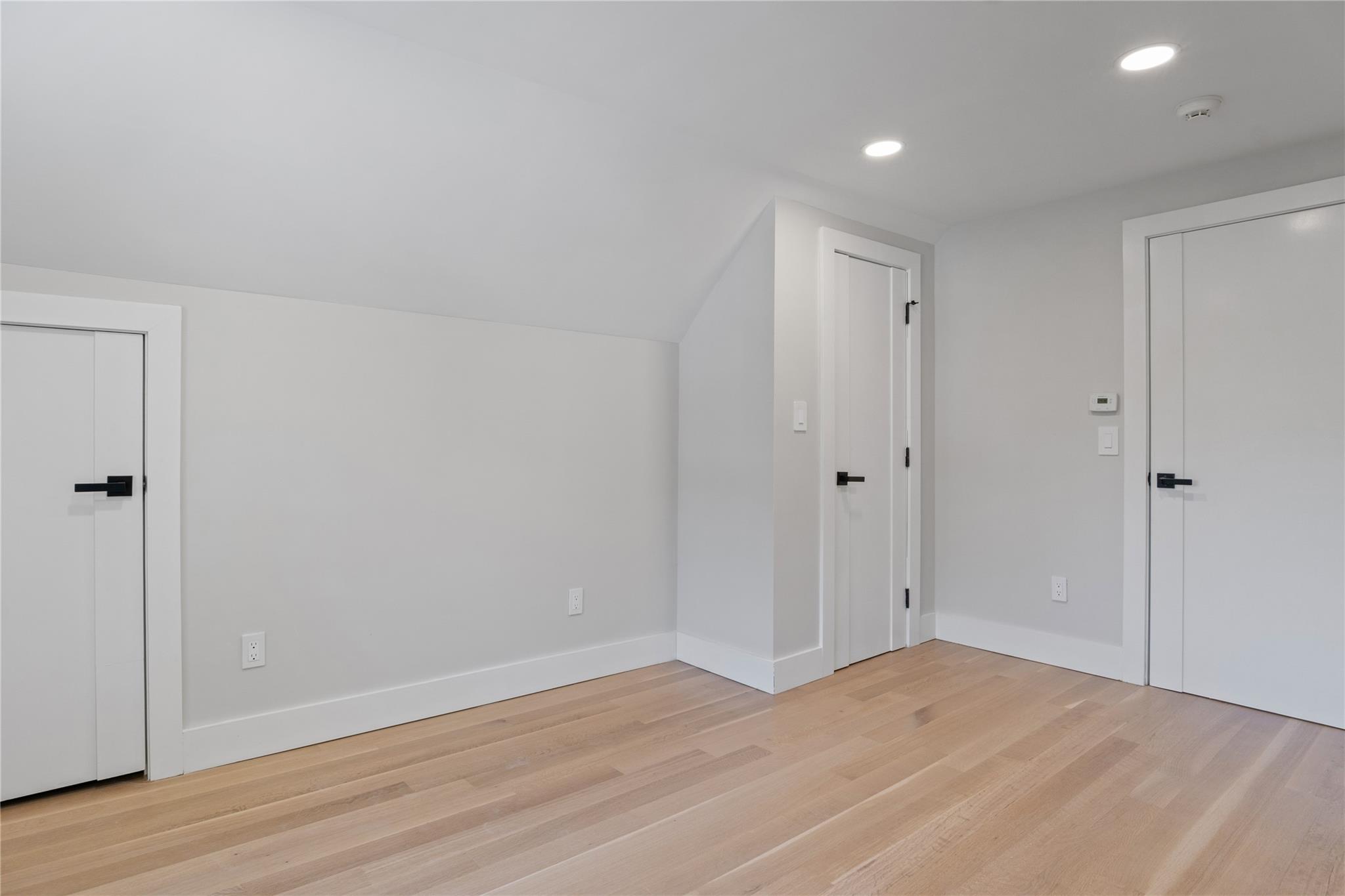 2 Henry Street, Great Neck, New York image 33