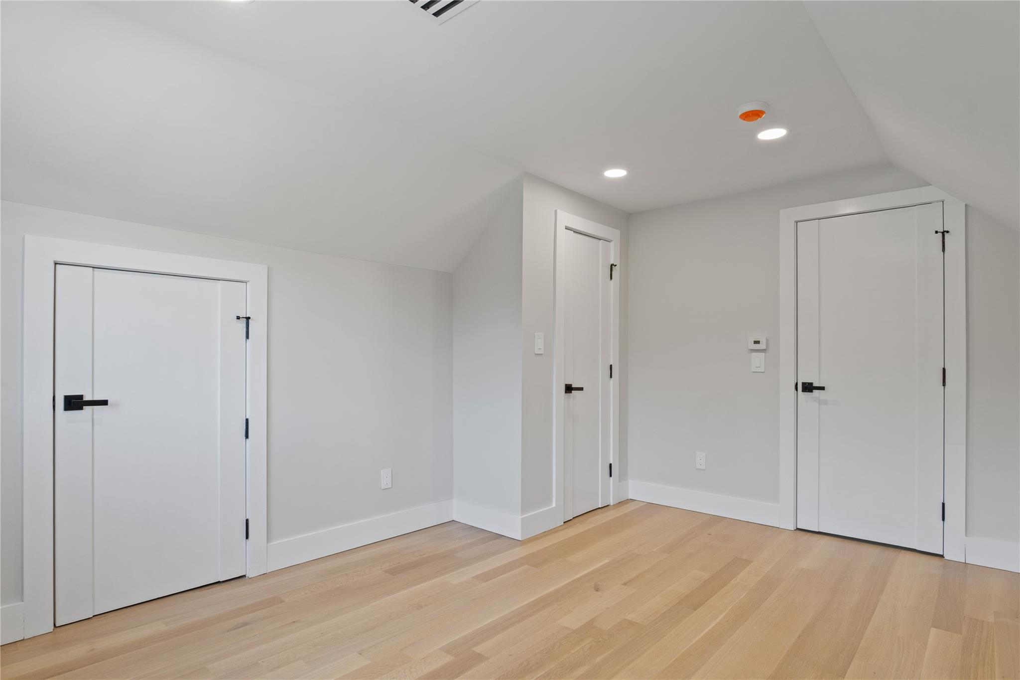 2 Henry Street, Great Neck, New York image 36