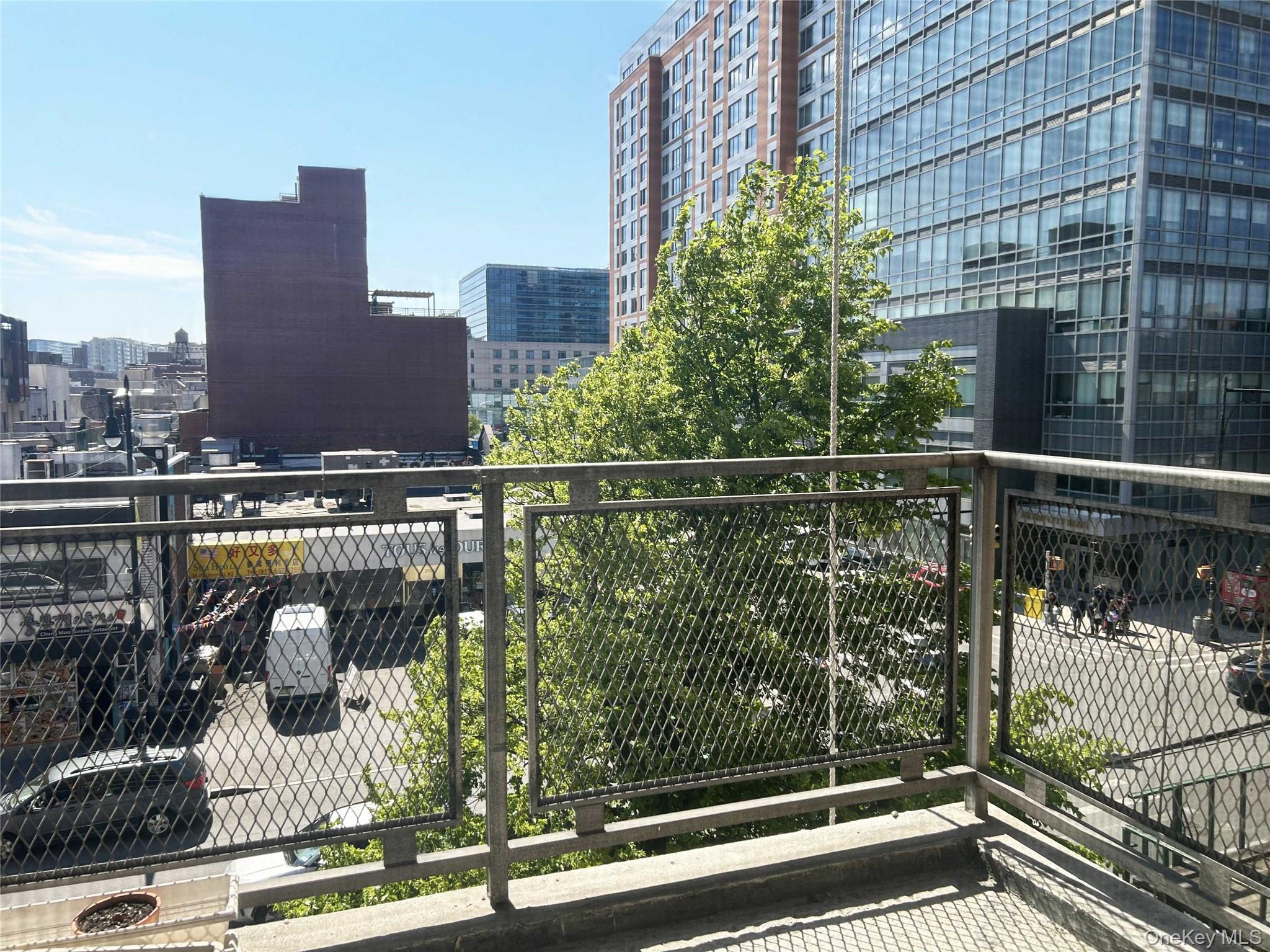 142-05 Roosevelt Avenue 412