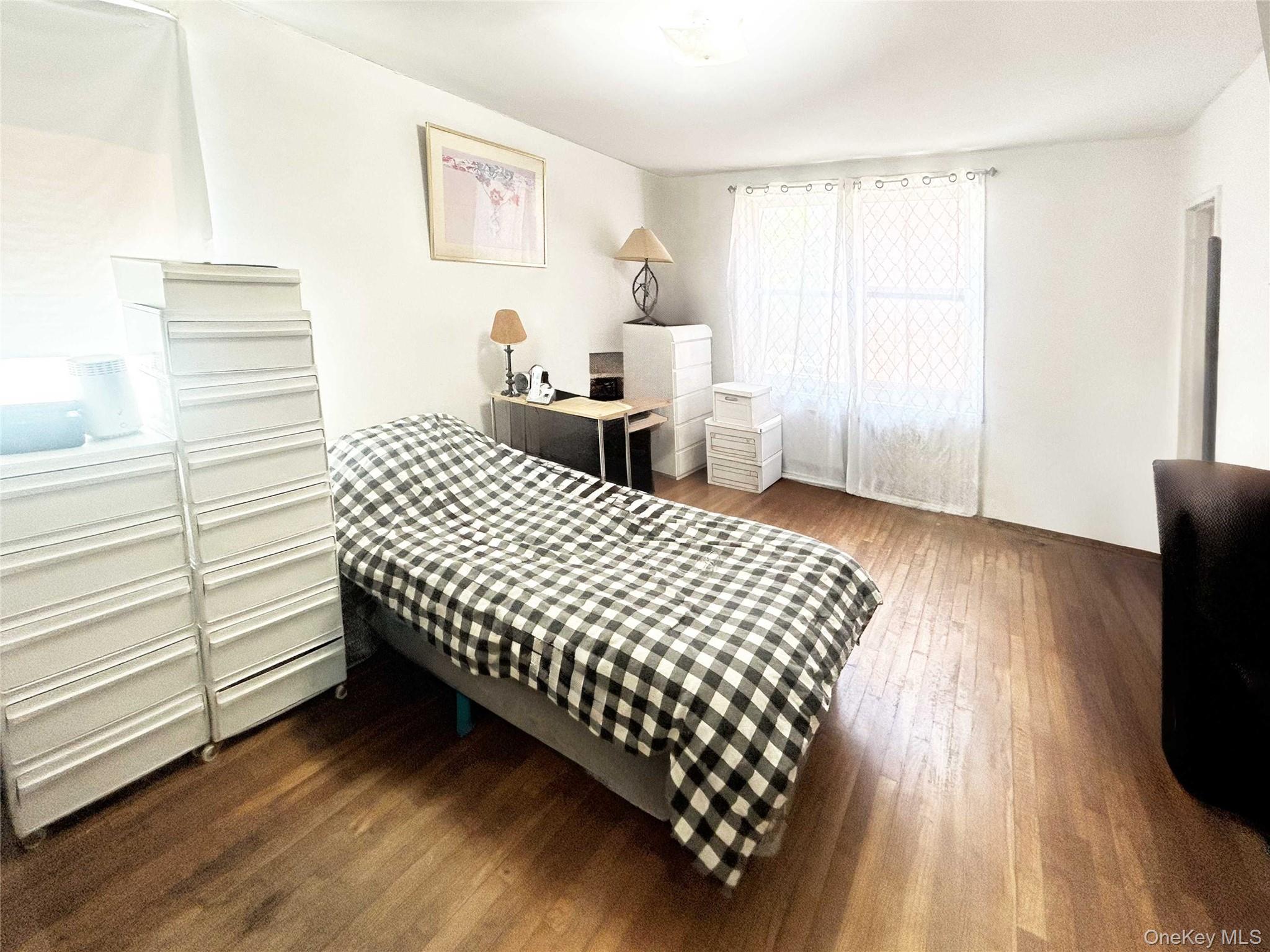 142-05 Roosevelt Avenue 412