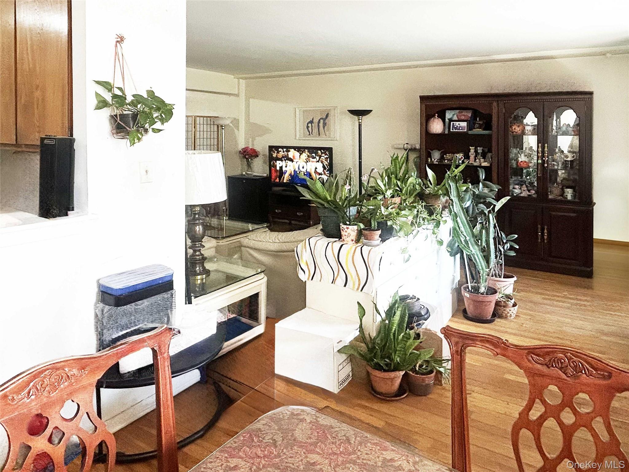 142-05 Roosevelt Avenue 412