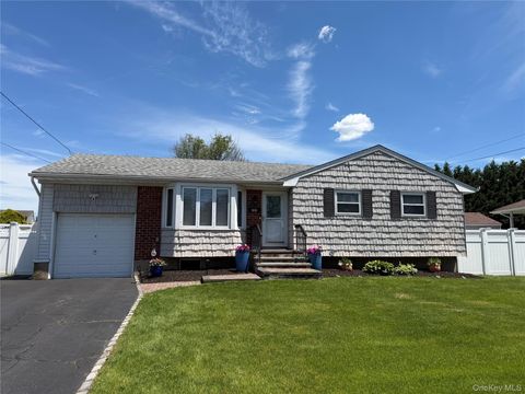 Homes For Sale - 205 Villa Avenue<br/> Deer Park, NY 11729