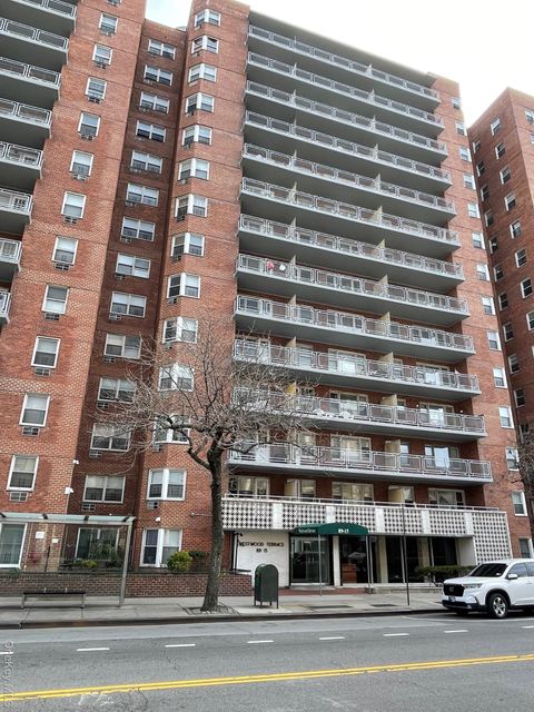 89-15 Parsons Boulevard 3L Jamaica NY 11432
