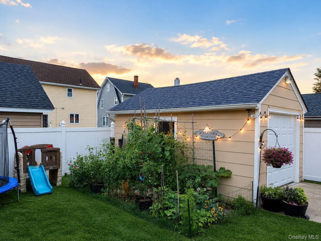 Photo of 48 Poplar Street, West Hempstead, NY 11552 (MLS # 1006052)