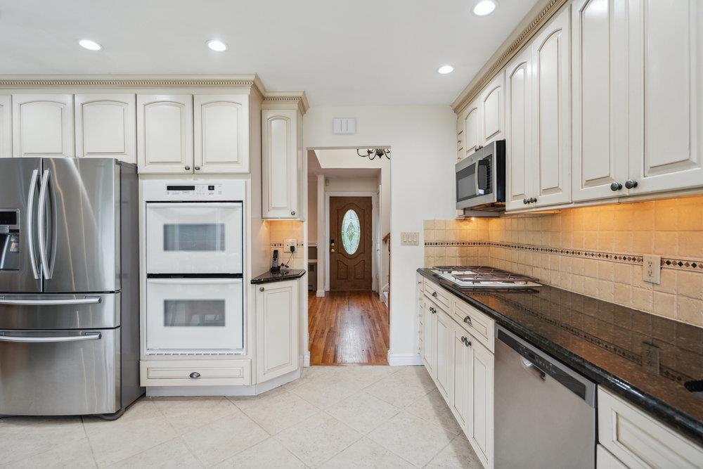 5 Coventry Road, Syosset, New York image 20