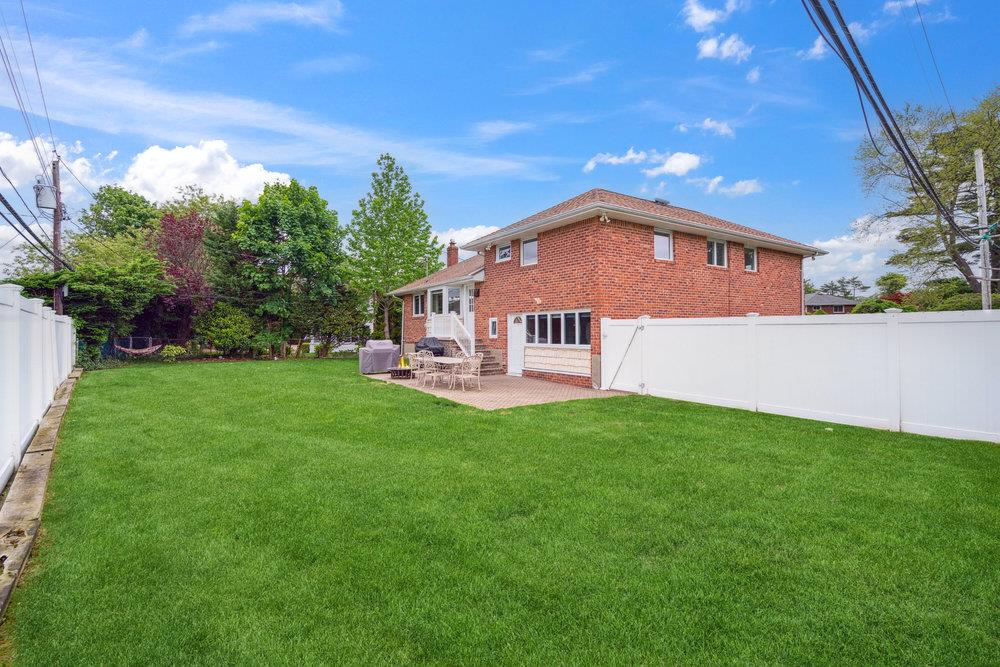 5 Coventry Road, Syosset, New York image 6