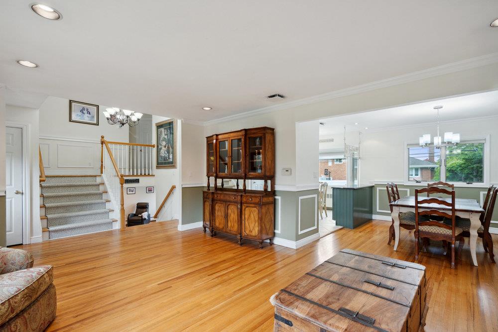 5 Coventry Road, Syosset, New York image 14