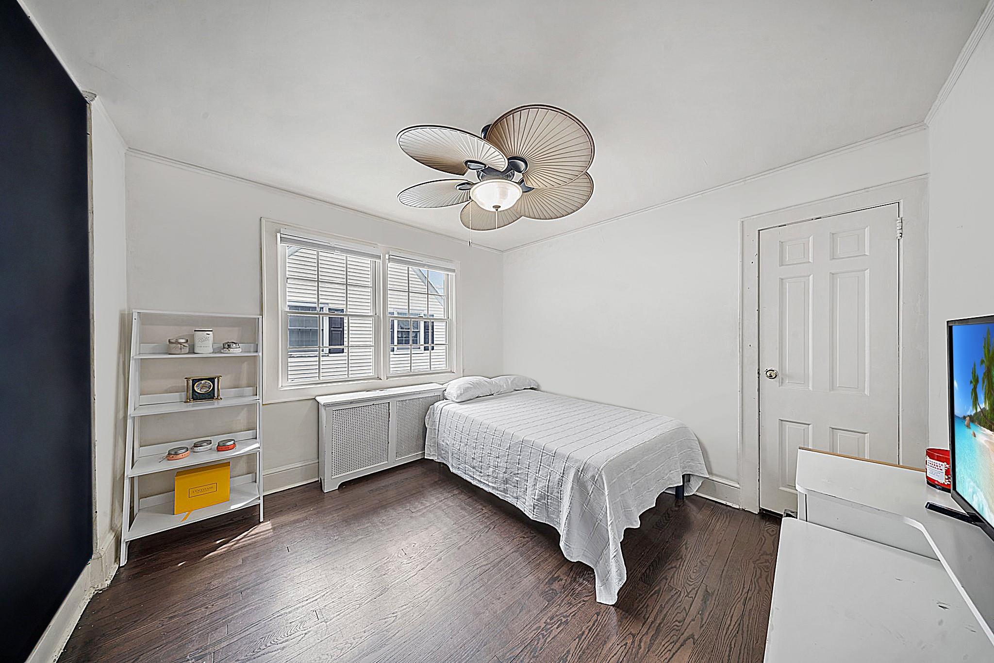 30 Leon Court, Rockville Centre, New York image 17