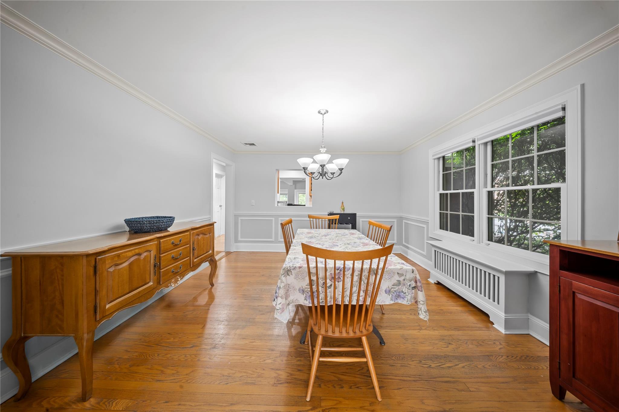 30 Leon Court, Rockville Centre, New York image 6