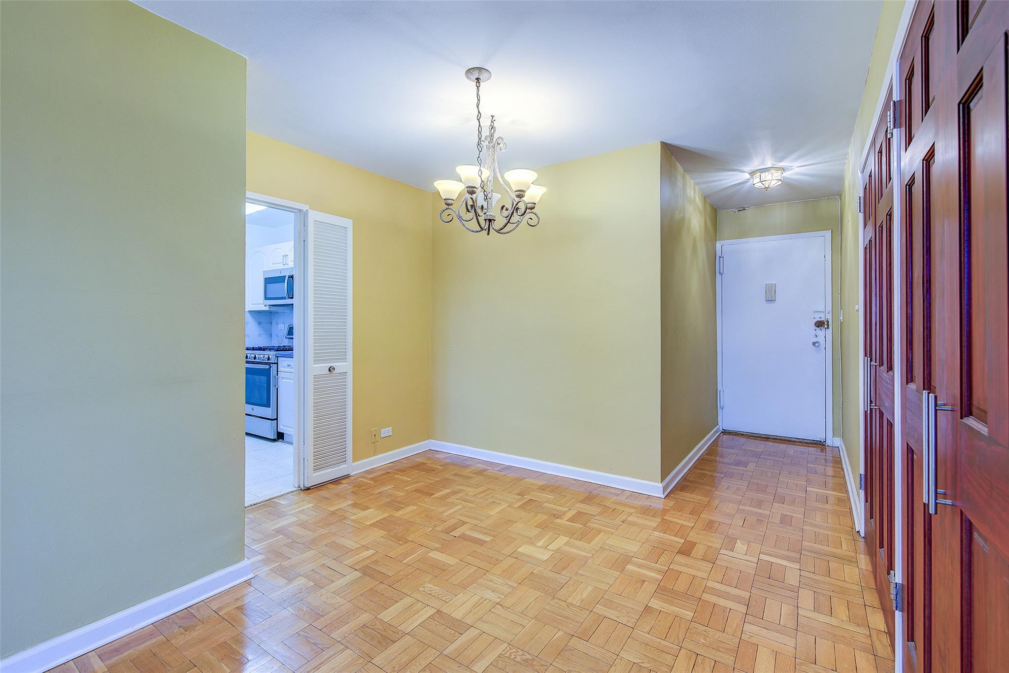 102-30 66th Road #5A, Forest Hills, New York image 4