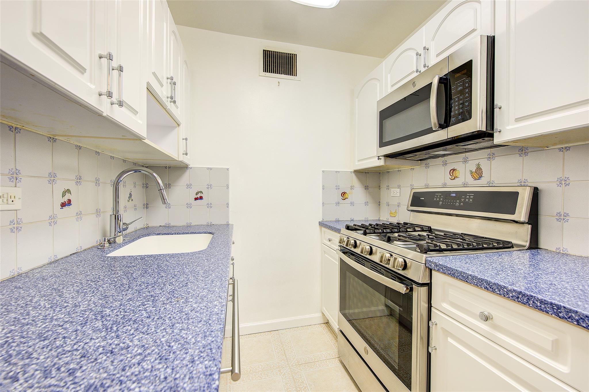 102-30 66th Road #5A, Forest Hills, New York image 7