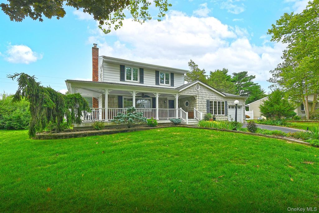 Photo of 10 Linford Lane, Melville, NY 11747 (MLS # 1028782)