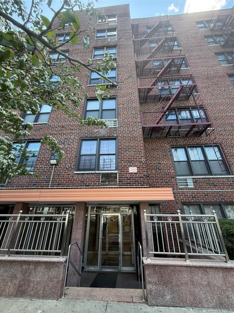 Homes For Sale - 170-06 88th Avenue #5D<br/> Jamaica, NY 11432