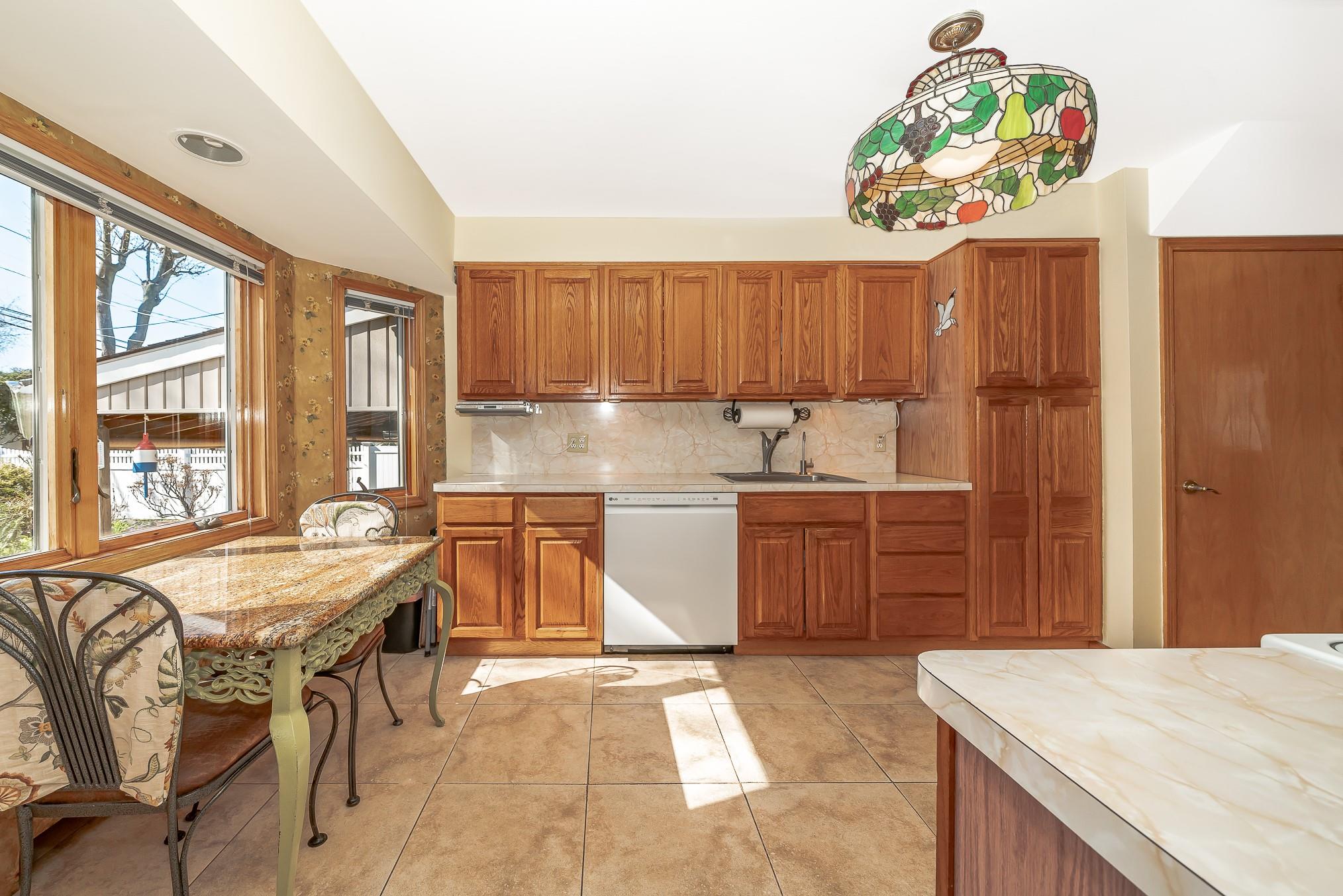 2098 Bit Path, Seaford, New York image 11
