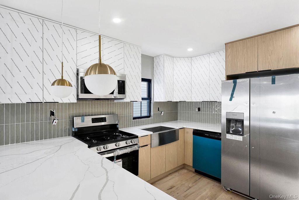 Photo of 9318 Foster Avenue, Brooklyn, NY 11236 (MLS # 956951)