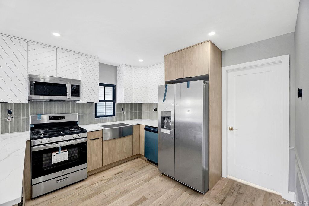 Photo of 9318 Foster Avenue, Brooklyn, NY 11236 (MLS # 956951)