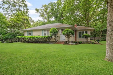 241 Hampton Street East Hampton NY 11963