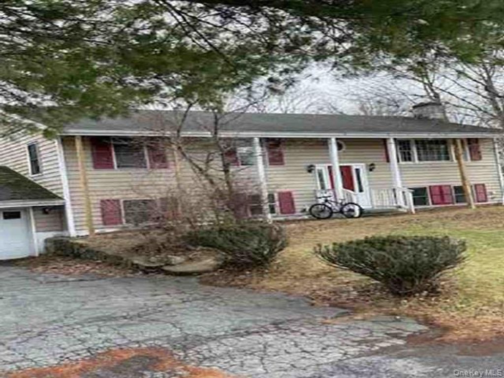 Photo of 34 Brookland Farms Road, Poughkeepsie, NY 12601 (MLS # 953721)