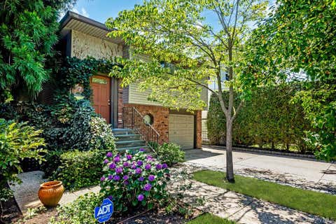 Photo of 67 Cedar Place, Floral Park, NY 11001 (MLS # 1028614)