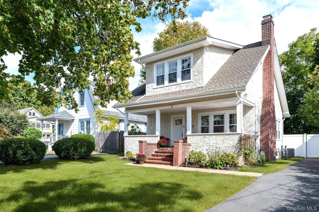 Photo of 3 West Street, Mount Kisco, NY 10549 (MLS # 907301)