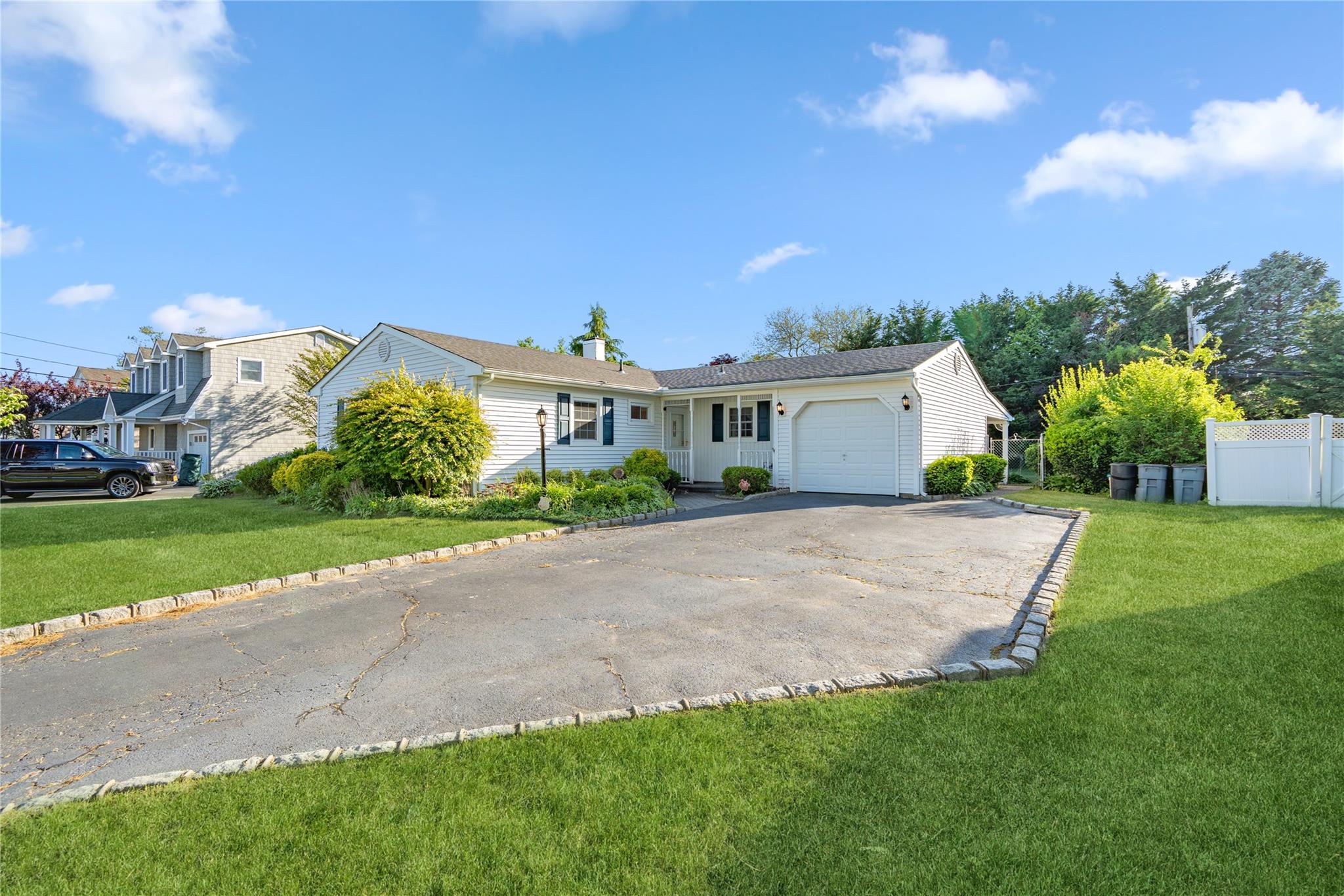 116 Nimbus Road, Holbrook, New York image 3