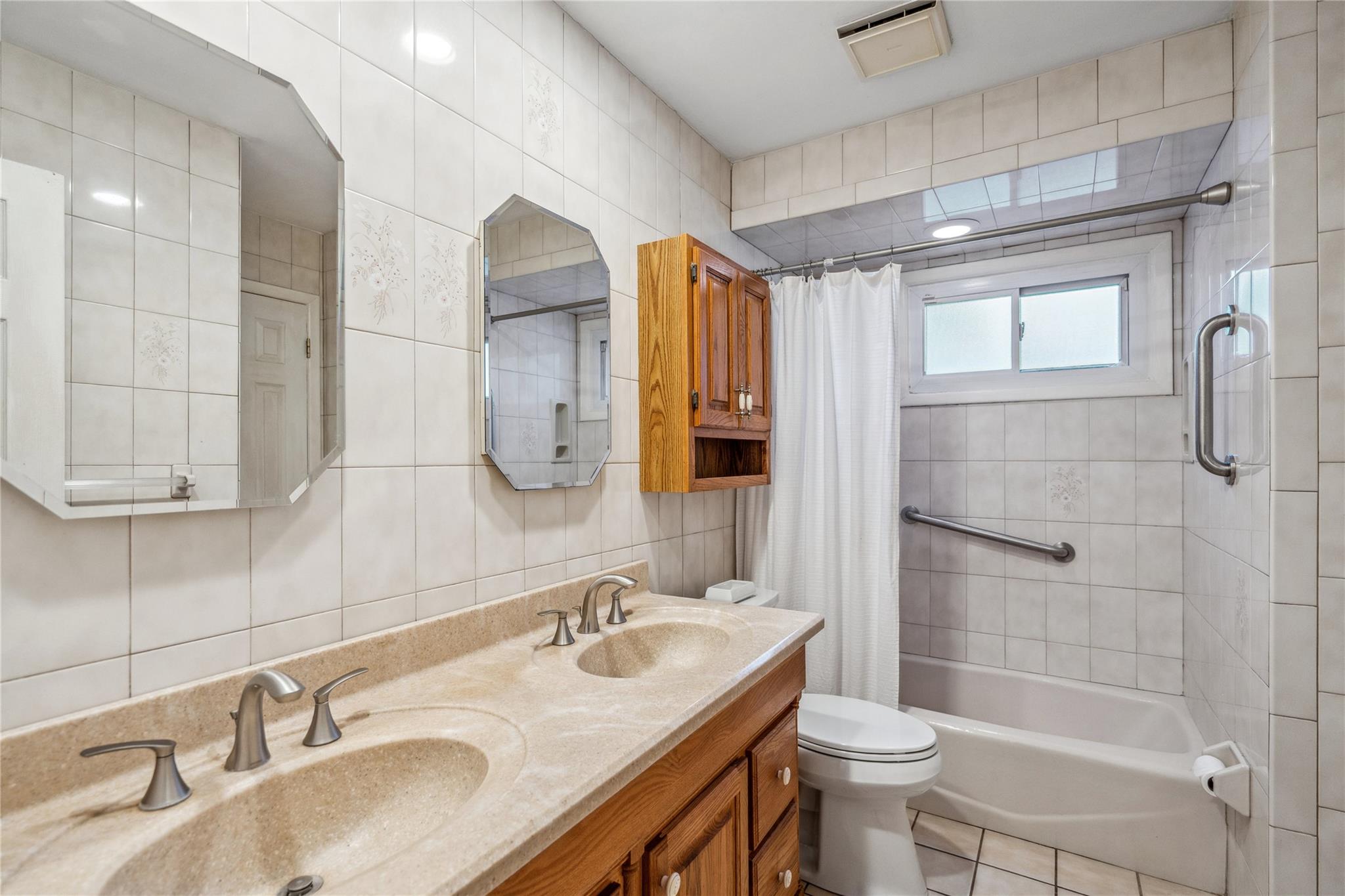 116 Nimbus Road, Holbrook, New York image 19