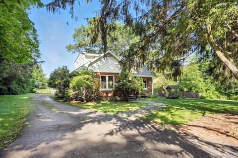 Homes For Sale - 28 Moseman Avenue<br/> Katonah, NY 10536