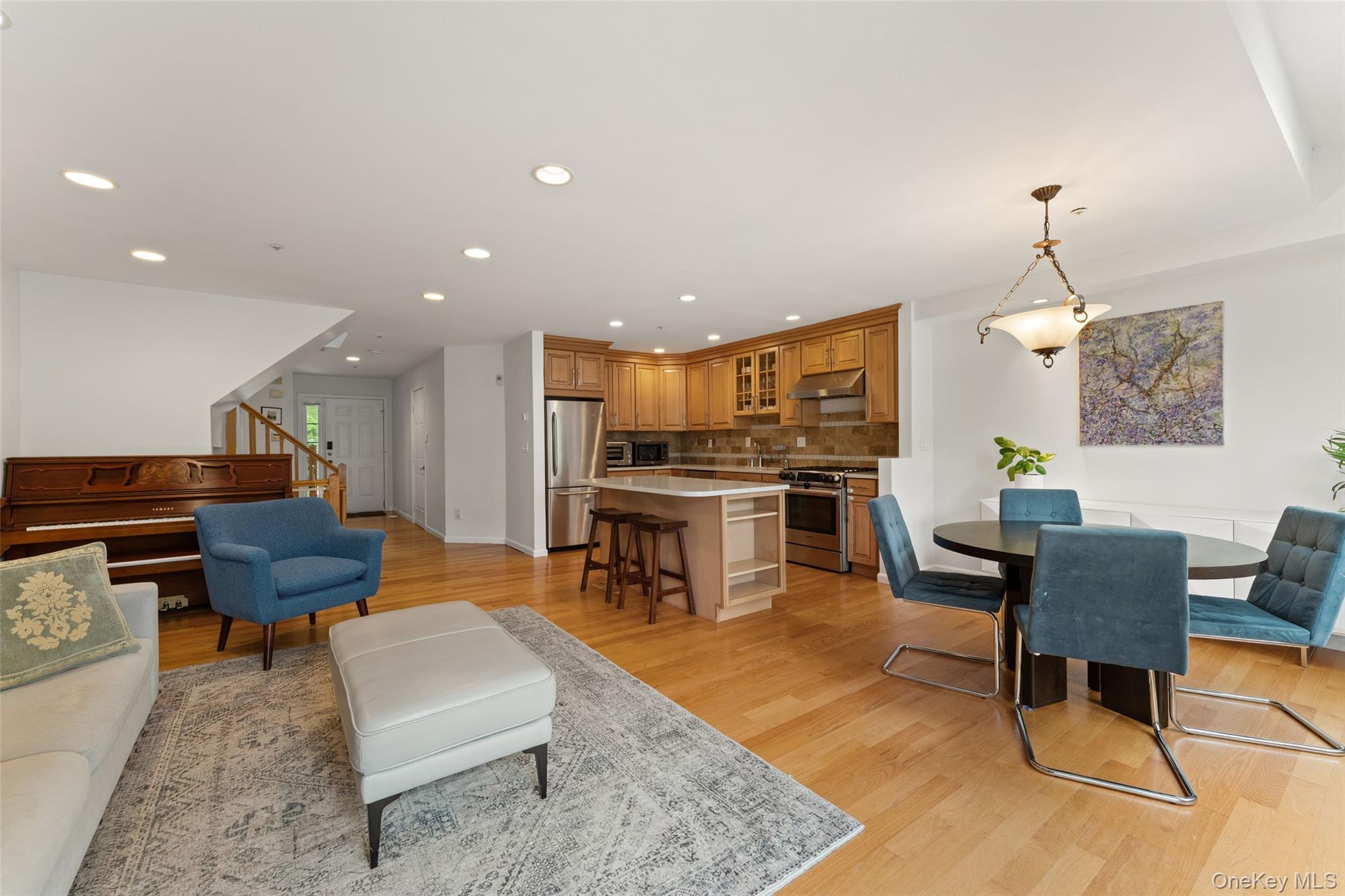 611 Pondside Drive