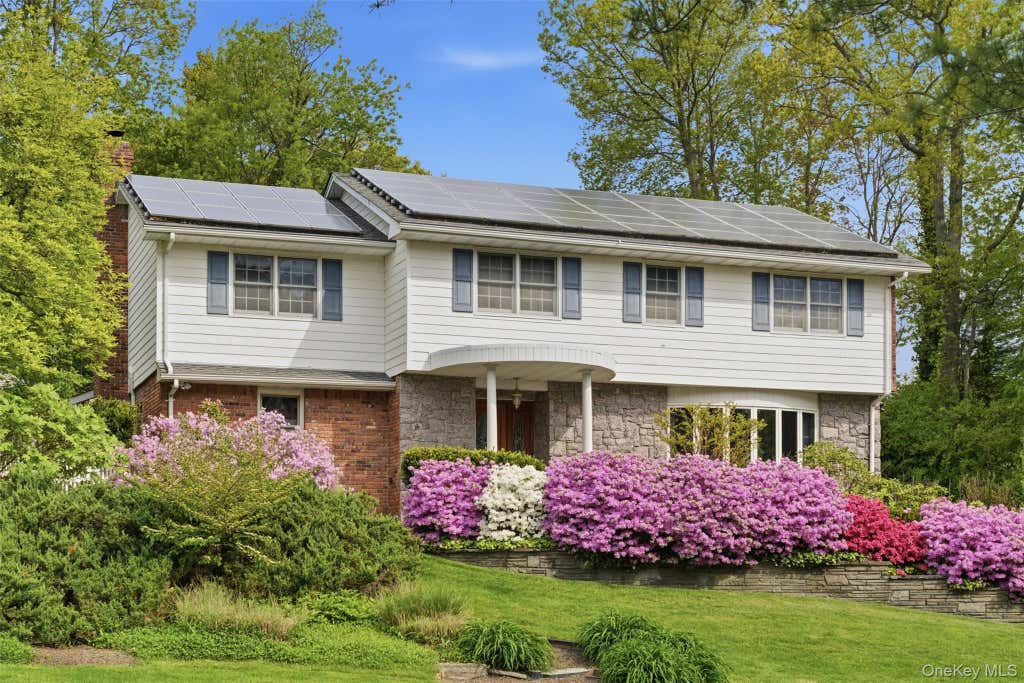 Photo of 17 Holden Lane, Bayville, NY 11709 (MLS # 1012113)