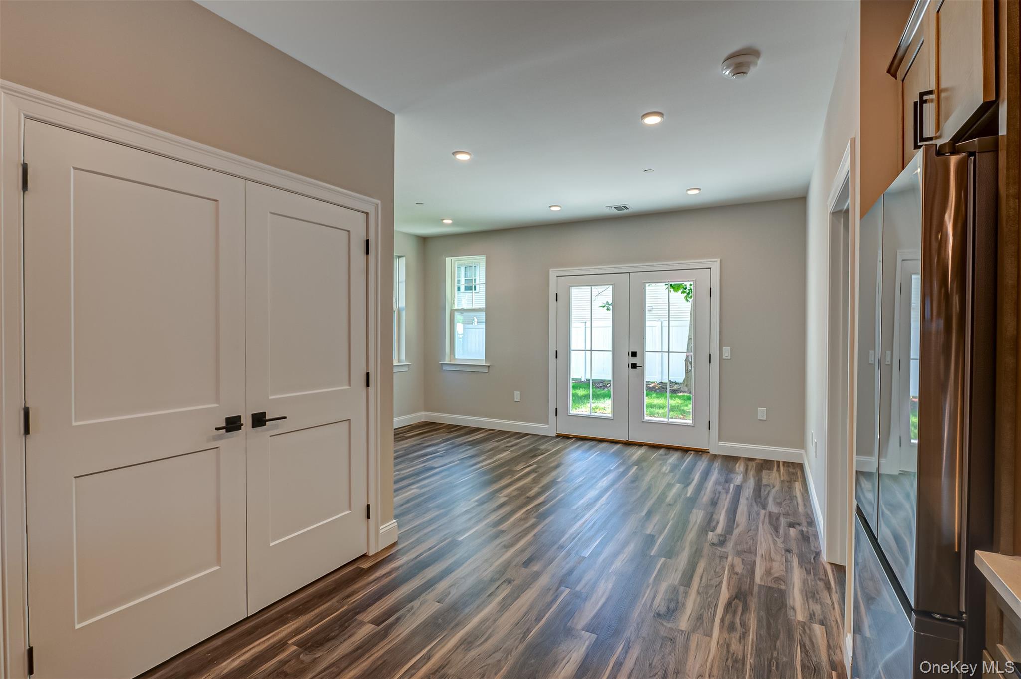 1 Conklin Street 105