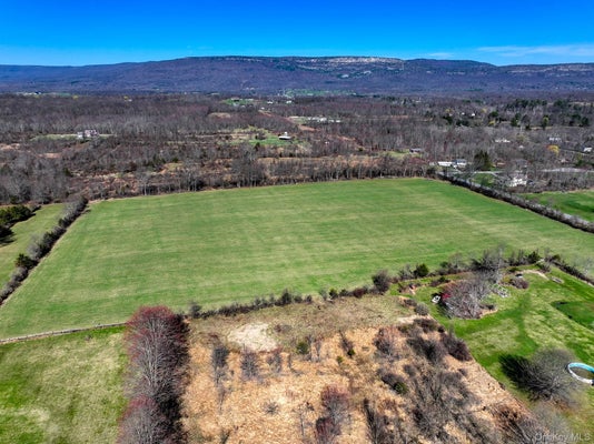 5 STOKES LN, GARDINER, NY 12525 - Image e48d818318d8ba911dba36fef07e599e/879454891