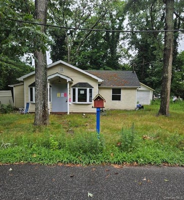 110 DAISY DR, MASTIC BEACH, NY 11951 - Image e48ef4e54f7eae8403cbcae042ec69d6/687022964